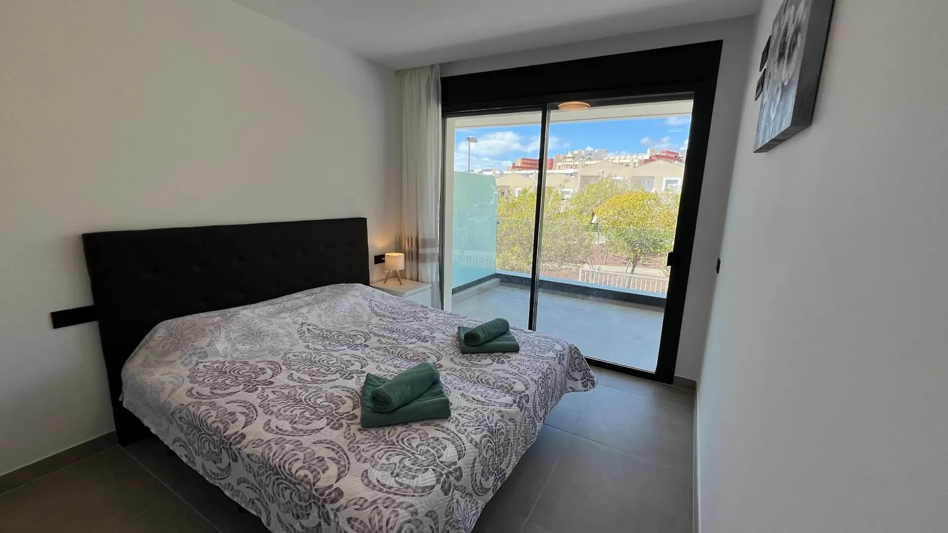 Atlantic Home - Three-Bedroom Premium Apartment أذيخي 0*,  إسبانيا